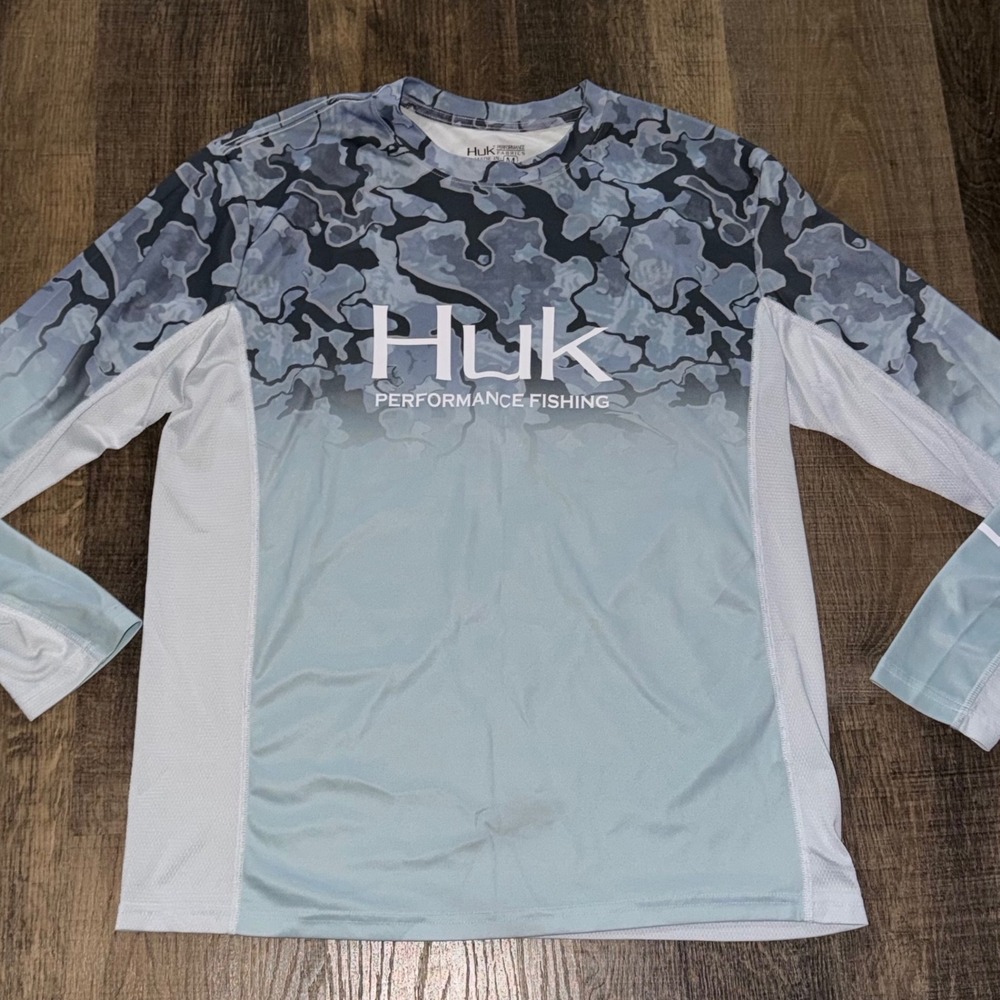 Huk Performance Fishing Shirt Mens Medium Blue Camo Long Sleeve UPF Outdoors